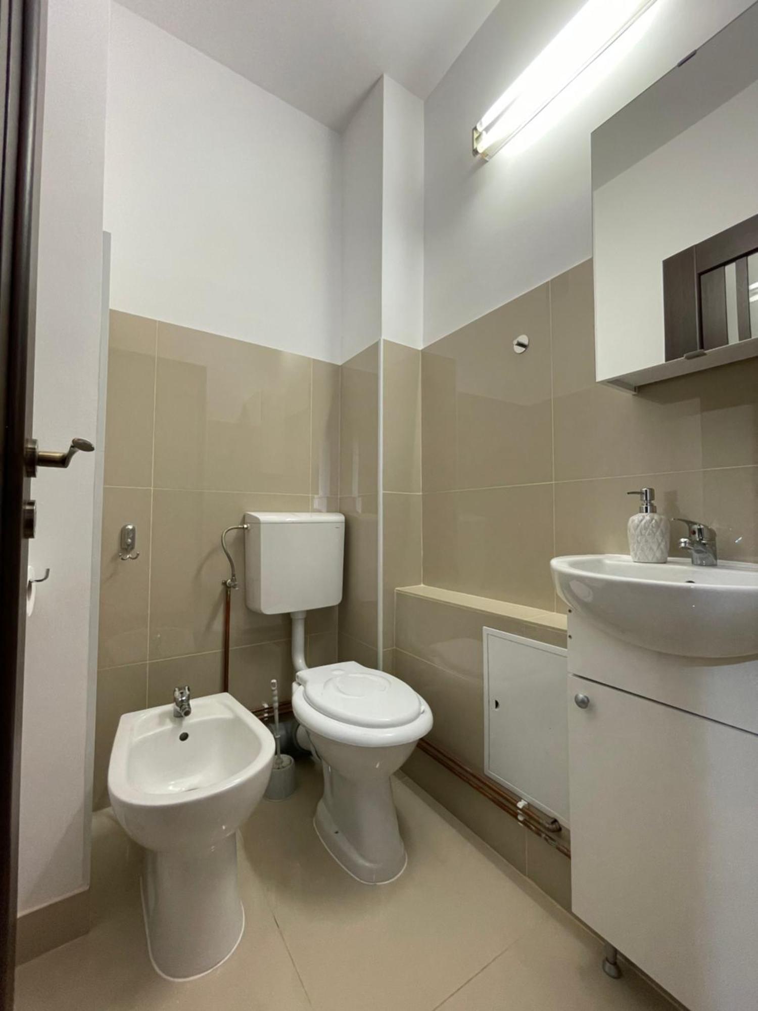 Relax Old Town Apartment Орадя Экстерьер фото